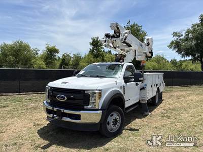 Altec AT41M, 46 ft, Articulating & Telescopic Material Handling Bucket Truck