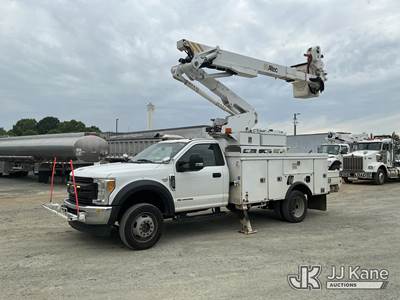 Altec AT41-MH, 45 ft, Articulating & Telescopic Material Handling Bucket Truck