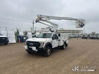 Altec AT37G, 42 ft, Articulating & Telescopic Elevator Bucket Truck