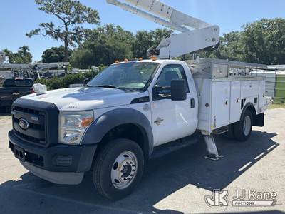 Altec AT40-MH, 45 ft, Articulating & Telescopic Material Handling Bucket Truck