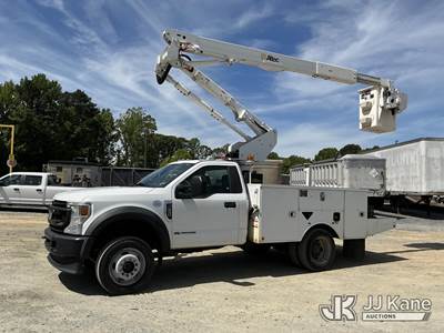 Altec AT40G, 45 ft, Articulating & Telescopic Bucket Truck