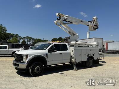 Altec AT41-MH, 46 ft, Articulating & Telescopic Material Handling Bucket Truck