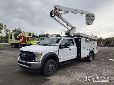 Altec AT40G, 45 ft, Articulating & Telescopic Bucket Truck