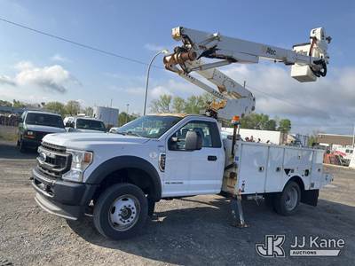 Altec AT41M, 45 ft, Articulating & Telescopic Material Handling Bucket Truck