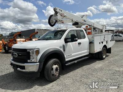 Altec AT40G, 45 ft, Articulating & Telescopic Bucket Truck