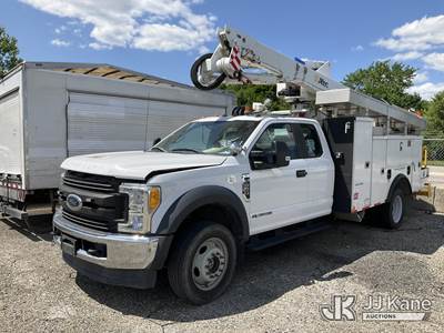 Altec AT40G, 45 ft, Articulating & Telescopic Bucket Truck