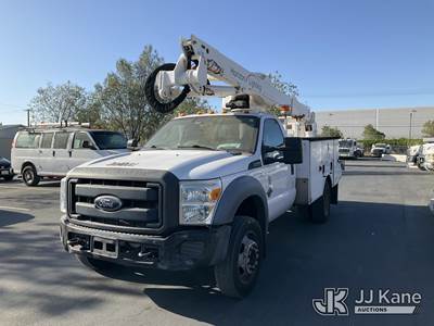 Altec AT40G, 45 ft, Articulating & Telescopic Bucket Truck