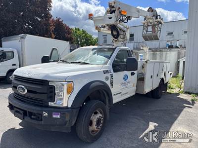 Altec AT235-P, 40 ft, Articulating & Telescopic Non-Insulated Bucket Truck