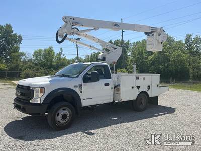 Altec AT40G, 45 ft, Articulating & Telescopic Bucket Truck