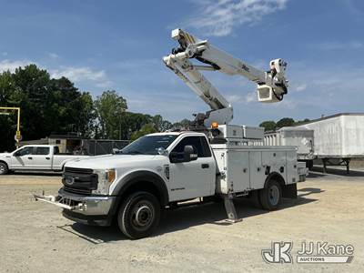 Altec AT41-MH, 46 ft, Articulating & Telescopic Material Handling Bucket Truck