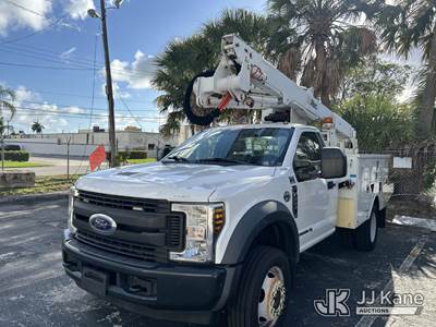Altec AT40G, 45 ft, Articulating & Telescopic Bucket