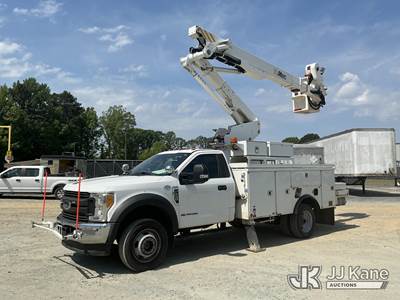Altec AT41-M, 46 ft, Articulating & Telescopic Material Handling Bucket Truck