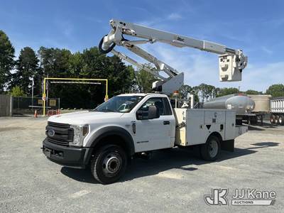 Altec AT40G, 45 ft, Articulating & Telescopic Bucket Truck