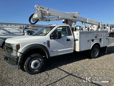 Altec AT40G, 45 ft, Articulating & Telescopic Bucket Truck