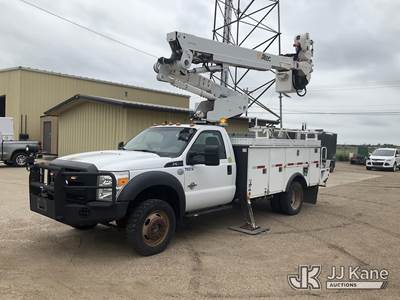 Altec AT40-M, 45 ft, Articulating & Telescopic Material Handling Bucket Truck