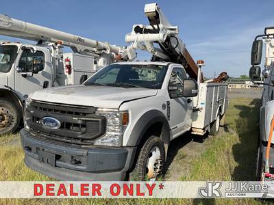 Altec AT41M, 45 ft, Articulating & Telescopic Bucket Truck