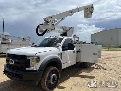 Altec AT40G, 45 ft, Articulating & Telescopic Bucket Truck