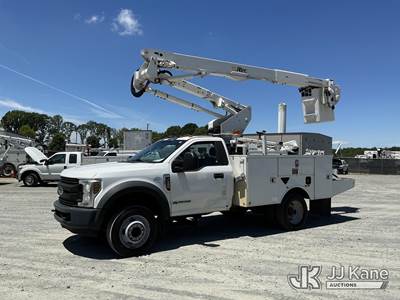 Altec AT40G, 45 ft, Articulating & Telescopic Bucket Truck