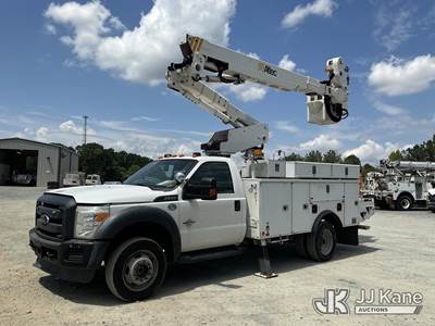 Altec AT40-MH, 45 ft, Articulating & Telescopic Material Handling Bucket Truck