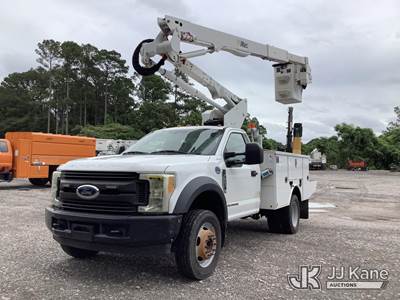 Altec AT40G, 45 ft, Articulating & Telescopic Bucket Truck