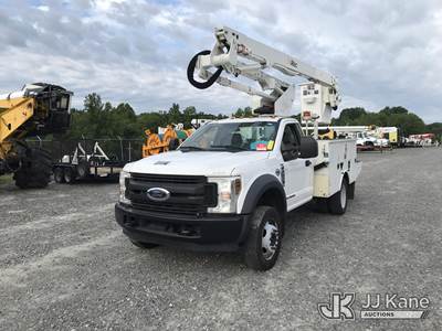Altec AT40G, 45 ft, Articulating & Telescopic Bucket Truck
