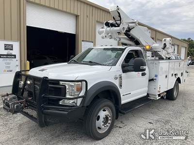Altec AT41M, 45 ft, Articulating & Telescopic Material Handling Bucket Truck