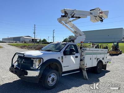 Altec AT41M, 46 ft, Articulating & Telescopic Material Handling Bucket Truck