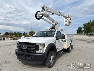Altec AT40G, 45 ft, Articulating & Telescopic Bucket Truck