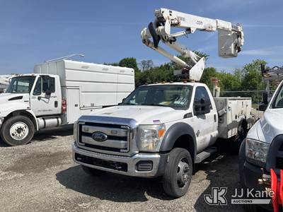 Altec AT37G, 42 ft, Articulating & Telescopic Bucket Truck