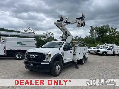 Altec AT41M, 45 ft, Articulating & Telescopic Material Handling Bucket Truck