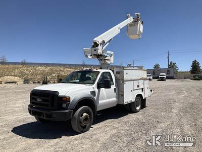Altec AT235, 40 ft, Articulating & Telescopic Non-Insulated Bucket Truck