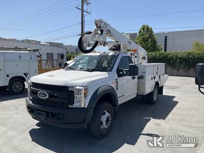 Altec AT40G, 45 ft, Articulating & Telescopic Bucket Truck