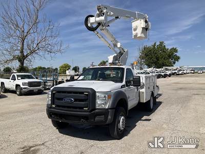 Altec AT40G, 45 ft, Articulating & Telescopic Bucket Truck