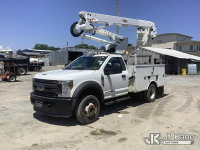 Altec AT40G, 45 ft, Articulating & Telescopic Bucket Truck