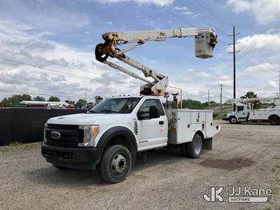 Altec AT40G, 45 ft, Articulating & Telescopic Bucket Truck