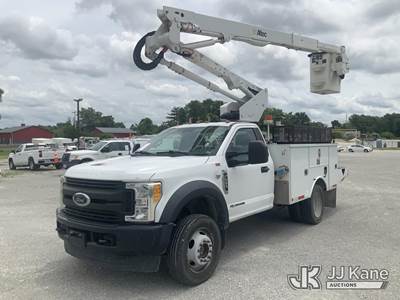 Altec AT40G, 45 ft, Articulating & Telescopic Bucket Truck