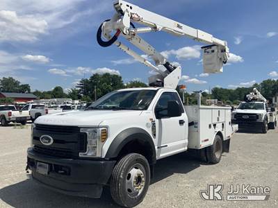 Altec AT40G, 45 ft, Articulating & Telescopic Bucket Truck