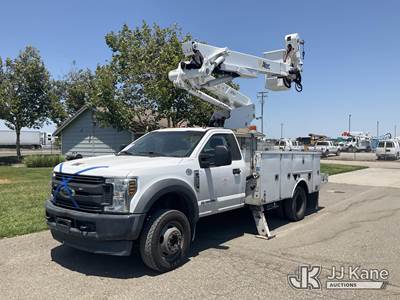 Altec AT41M, 45 ft, Articulating & Telescopic Material Handling Bucket Truck