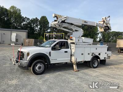 Altec AT41-M, 46 ft, Articulating & Telescopic Material Handling Bucket Truck