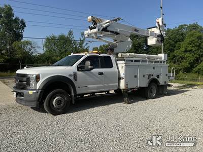 Altec AT41M, 46 ft, Articulating & Telescopic Material Handling Bucket Truck
