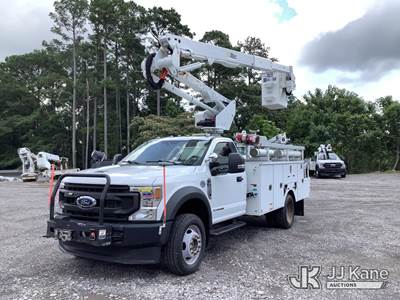 Altec AT40G, 45 ft, Articulating & Telescopic Bucket Truck