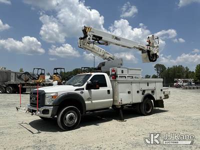 Altec AT40-MH, 45 ft, Articulating & Telescopic Material Handling Bucket Truck