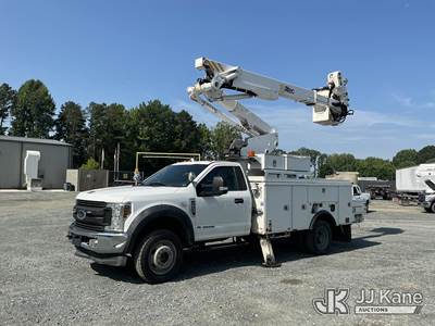 Altec AT41MH, 45 ft, Articulating & Telescopic Material Handling Bucket Truck