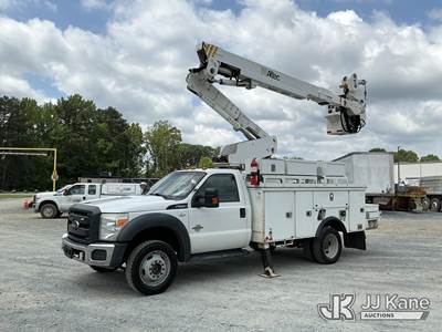 Altec AT40-MH, 45 ft, Articulating & Telescopic Material Handling Bucket Truck