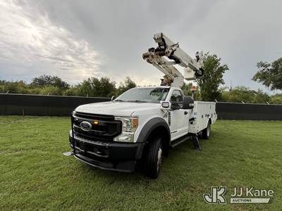 Altec AT41M, 45 ft, Articulating & Telescopic Bucket Truck