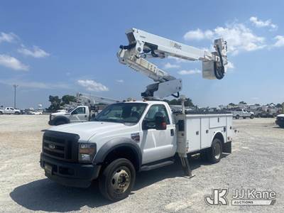 Altec AT40M, 45 ft, Articulating & Telescopic Material Handling Bucket Truck