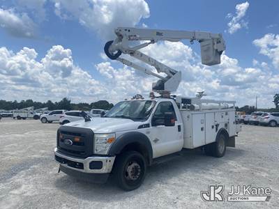 Altec AT40G, 46 ft, Articulating & Telescopic Bucket Truck