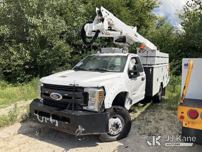 Altec AT40G, 45 ft, Articulating & Telescopic Bucket Truck