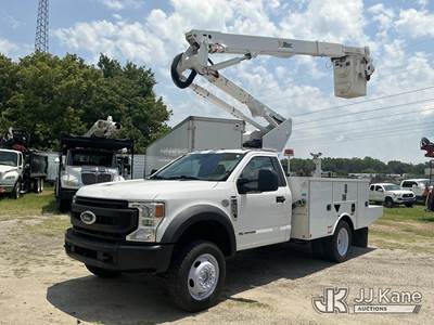 Altec AT40G, 45 ft, Articulating & Telescopic Bucket Truck