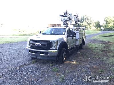Altec AT41M, 46 ft, Articulating & Telescopic Material Handling Bucket Truck